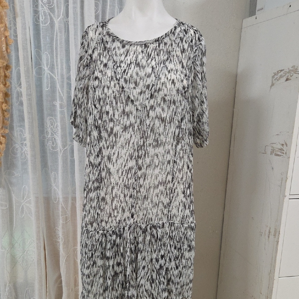 Two By Vince Camuto Monochrome Midi Dress Small Size